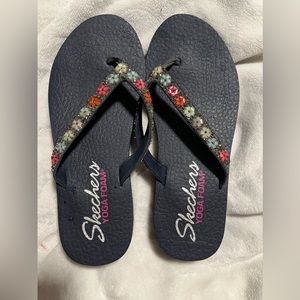 Skechers Yoga Foam size 7.5 NWOT